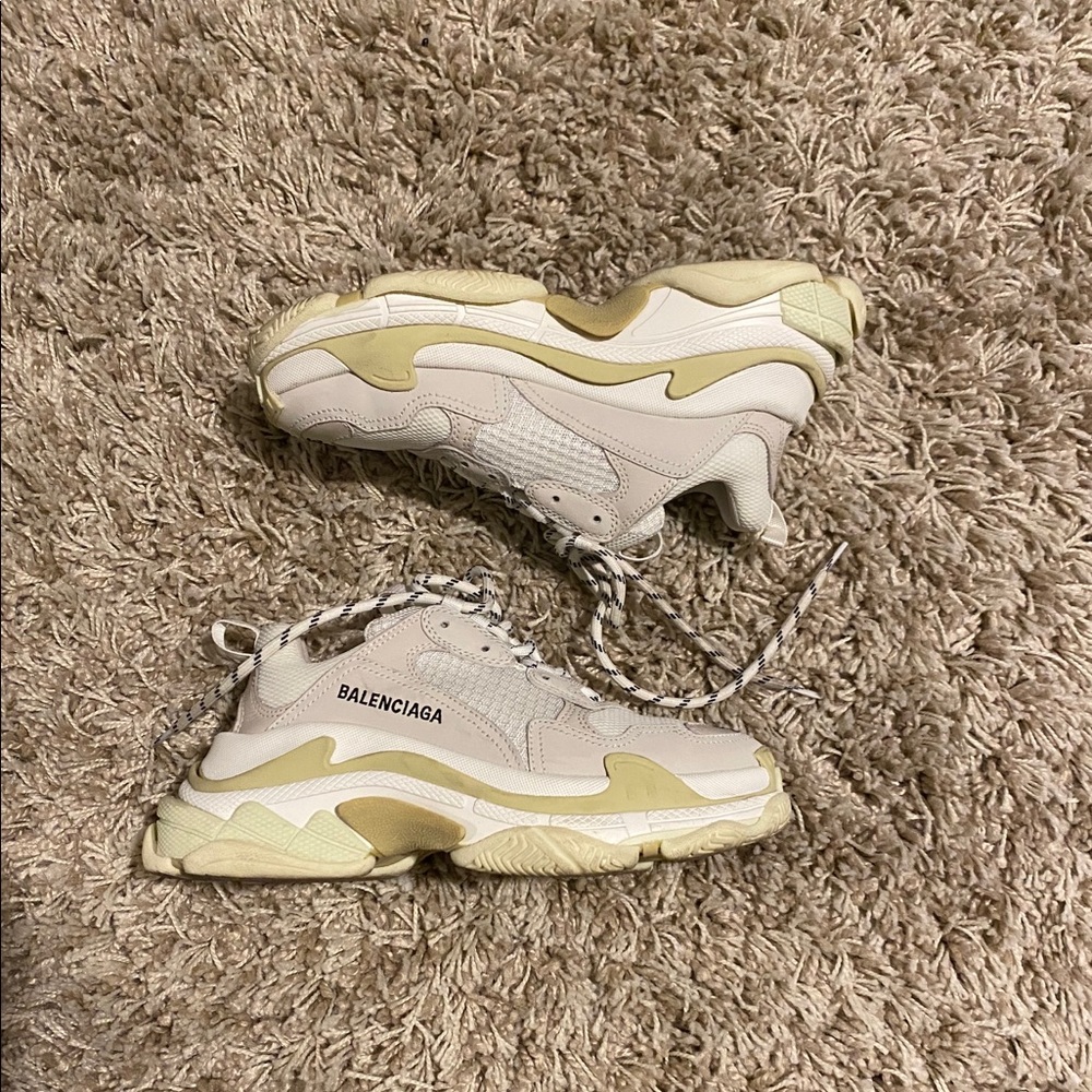 Balenciaga triple s sneakers white